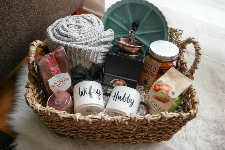 New Mom Gifts for Women - Mom Est. 2022 Spa Gifts Basket w/White Tumbler -  Relaxing Gifts Basket for New Moms - Pregnancy Gifts First Time Mom after  Birth