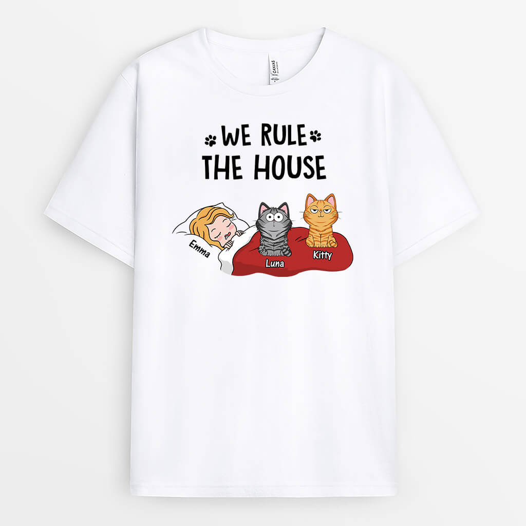 3195AUS1 we rule the house woman sleeping with cat  personalized t shirt for cat lovers